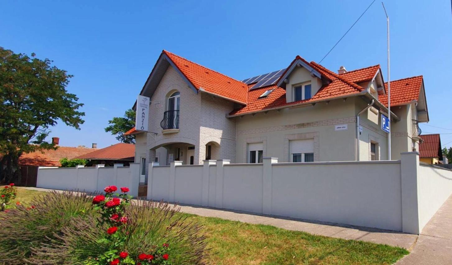 Termál Panzió Hotel Hajdúnánás Exterior foto
