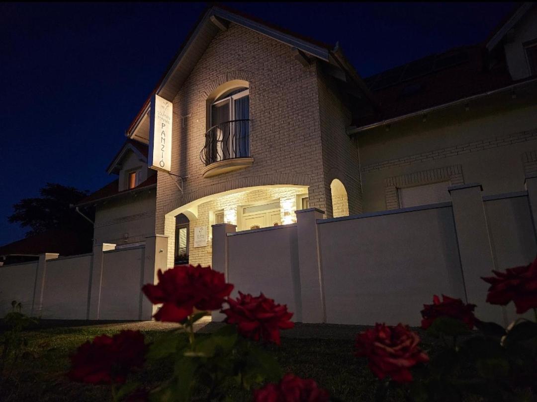 Termál Panzió Hotel Hajdúnánás Exterior foto