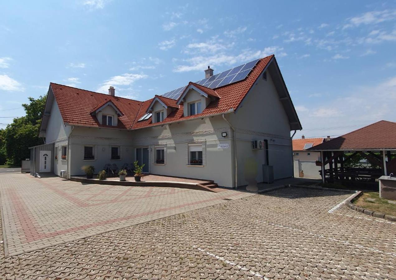 Termál Panzió Hotel Hajdúnánás Exterior foto